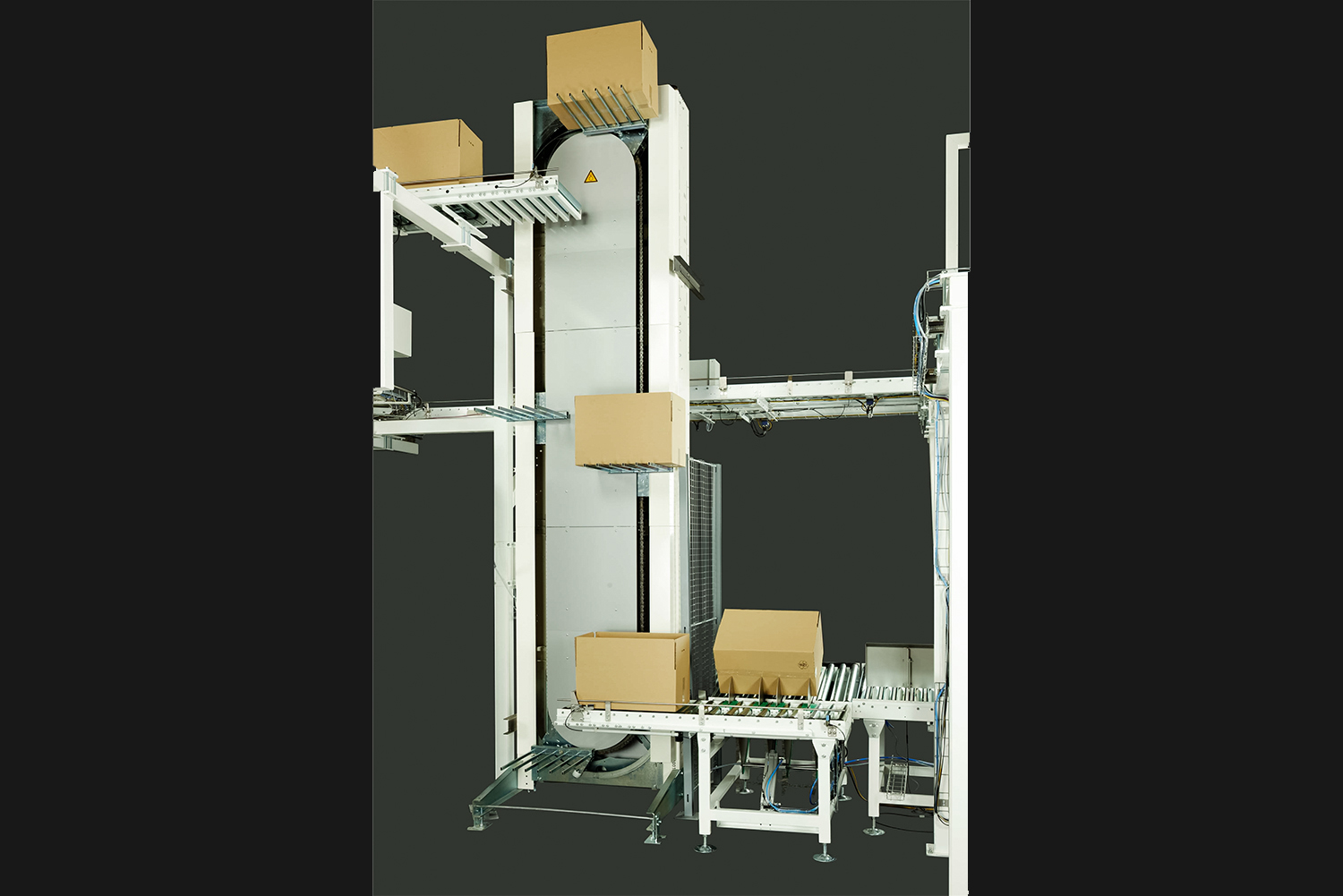 Paternoster for carton transport with subsequent turning station